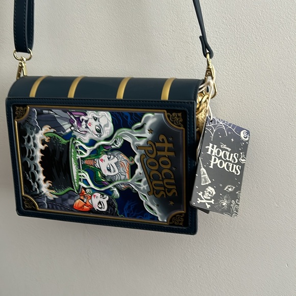 Loungefly Disney Glow In The Dark Hocus Pocus Book Crossbody Bag - Picture 5 of 11